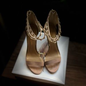 Jessica Simpson blush heels with beautiful pearl straps (8)